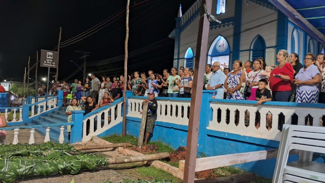 Fiéis celebram dia em honra a Nossa Senhora da Conceição em Barcelos AM