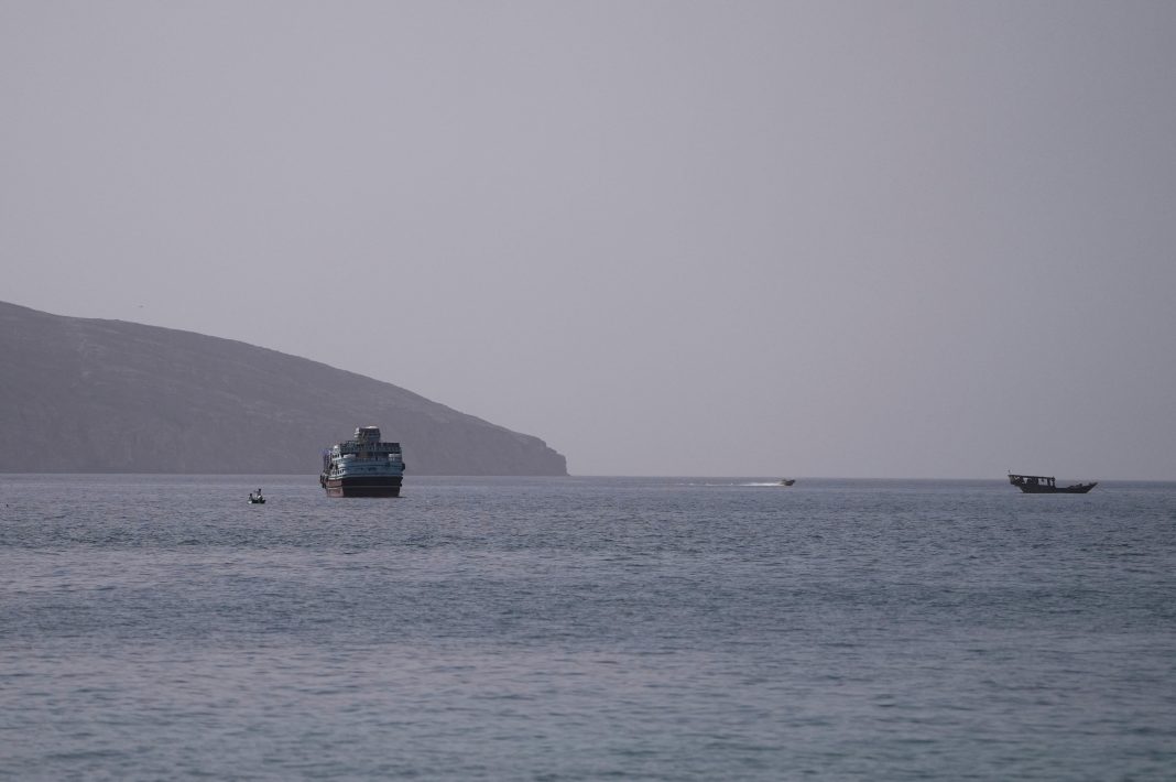 Irã diz estar próximo de concluir acordo com Omã sobre nova rota de trânsito de navios em Ormuz