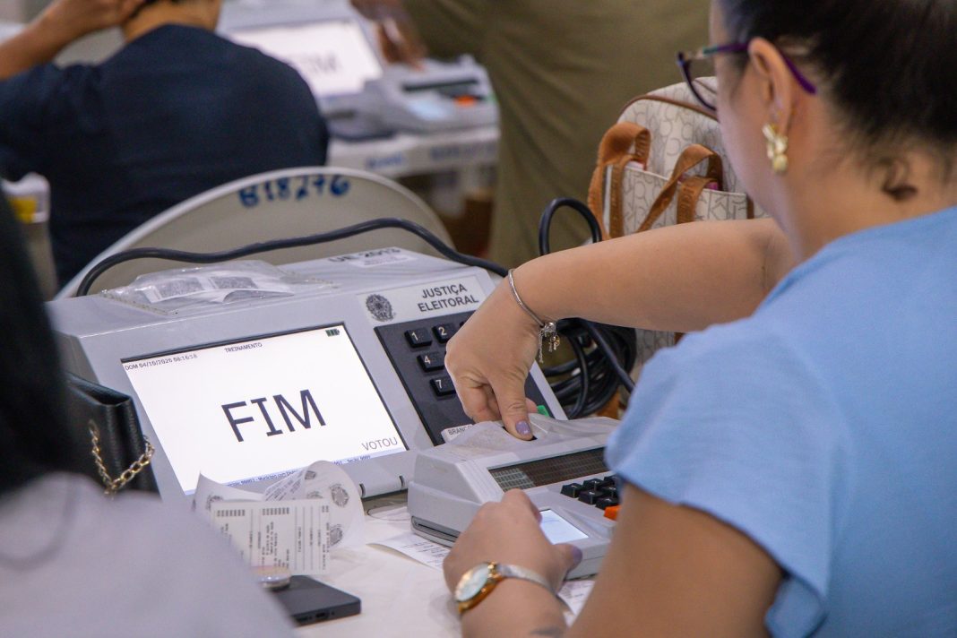 TRE-AM inicia envio de 467 urnas eletrônicas para o interior na sexta