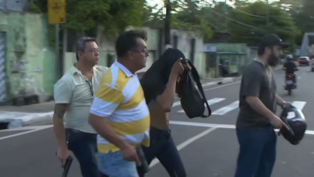 Suspeito de matar três pessoas no bairro São Jorge é preso Suspeito de matar três pessoas no bairro São Jorge é preso