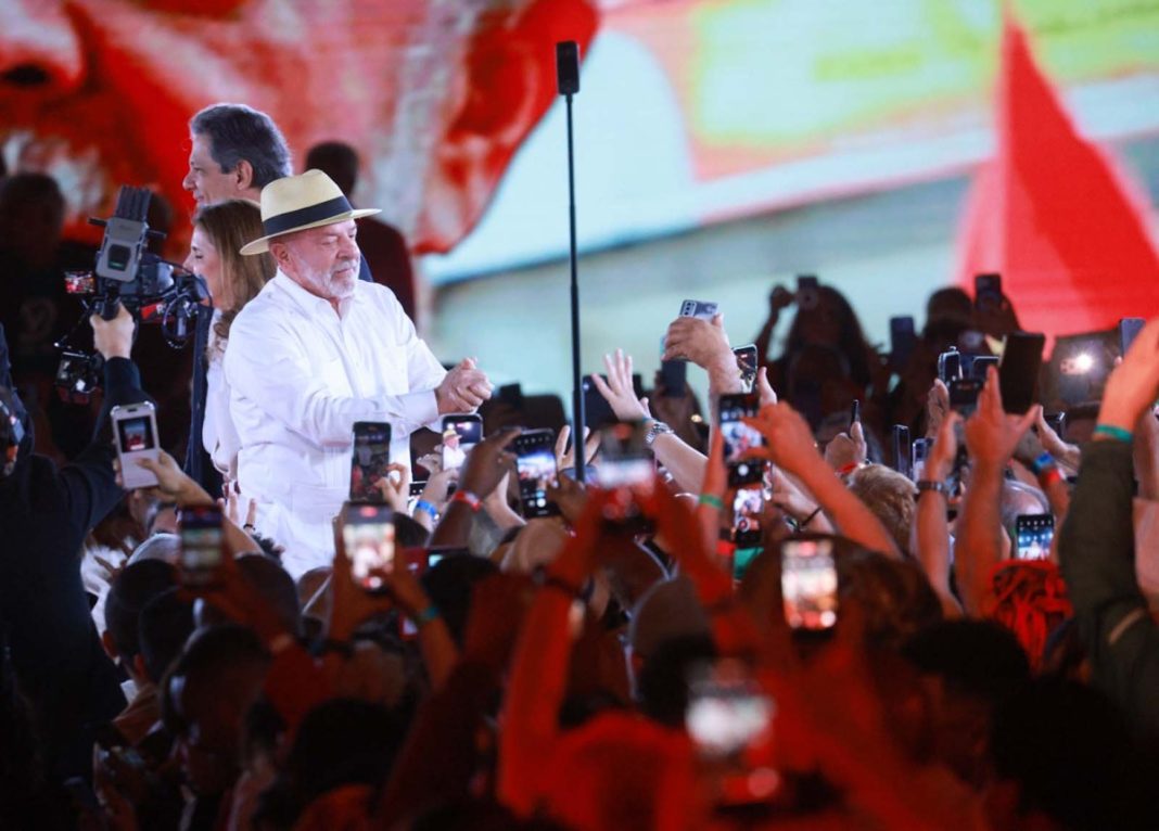 Presidente registra 40% no primeiro turno com 49% de reprovação