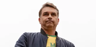 Assessora de Flávio Bolsonaro negociou liberação de emendas com miliciano do caso Marielle