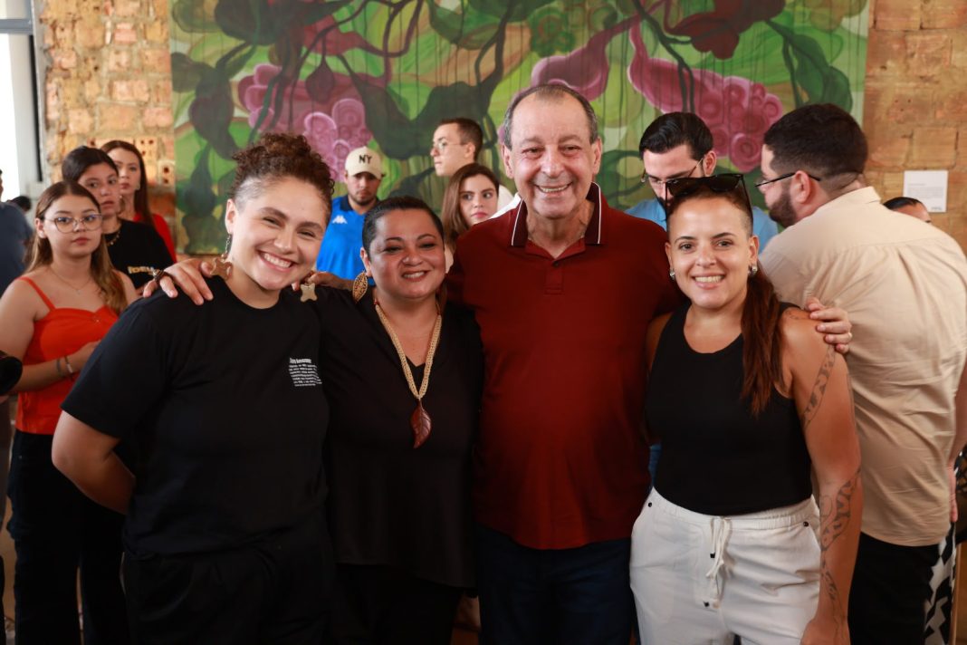 Omar vai ampliar crédito e fomento para fortalecer a cultura no Amazonas Omar vai ampliar crédito e fomento para fortalecer a cultura no Amazonas