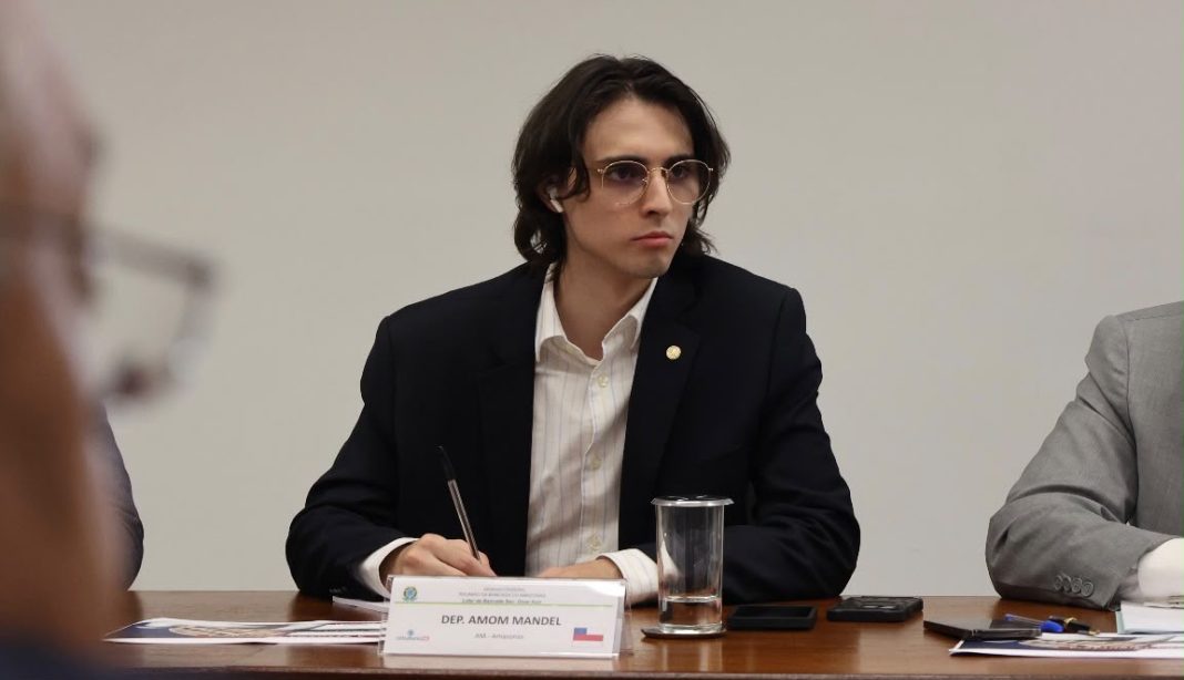Estudo coloca Amon como o único parlamentar do Norte que consulta a população sobre destino de emendas Estudo coloca Amon como o único parlamentar do Norte que consulta a população sobre destino de emendas