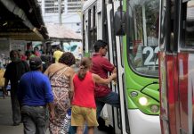 Ônibus voltam a circular após paralisação de rodoviários em Manaus