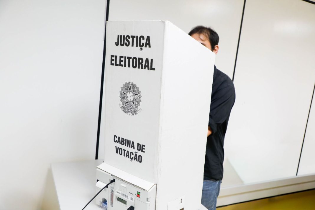 Cerca de 18 mil eleitores da 1ª Zona Eleitoral terão locais de votação alterados Cerca de 18 mil eleitores da 1ª Zona Eleitoral terão locais de votação alterados