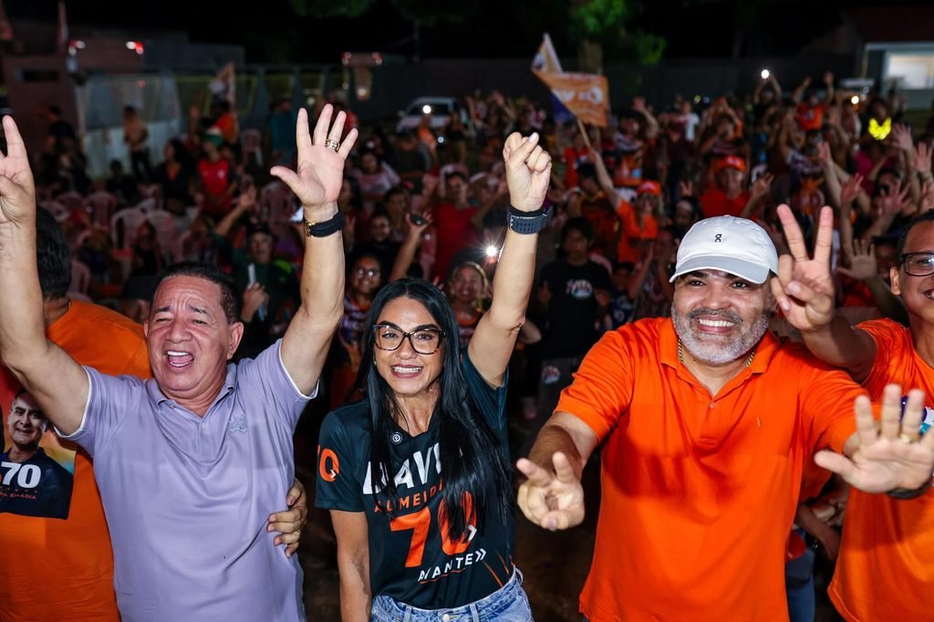 Presidente Figueiredo: Dra.Shádia participa de carreata, defende turismo com infraestrutura Presidente Figueiredo: Dra.Shádia participa de carreata, defende turismo com infraestrutura
