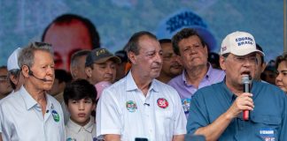 Presidente Figueiredo: Arthur Virgílio ao lado de Braga e Aziz
