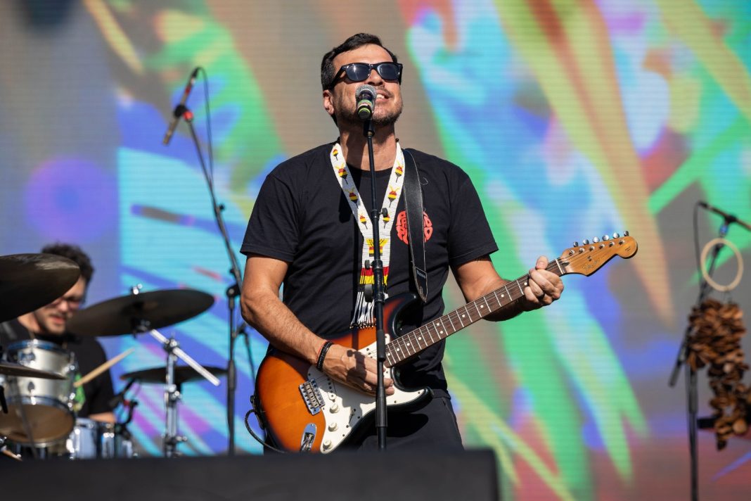 Denilson Novo reúne músicos convidados em show especial neste sábado, no Ferrugem