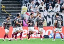 Fluminense supera Corinthians e volta ao G-4 do Brasileirão