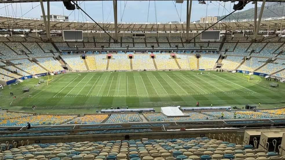 Veja campo do Maracanã com adaptações para jogo da NFL Veja campo do Maracanã com adaptações para jogo da NFL
