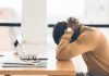 ‘Nunca é suficiente’: como a falta de reconhecimento no trabalho pode afetar a saúde