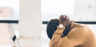 ‘Nunca é suficiente’: como a falta de reconhecimento no trabalho pode afetar a saúde