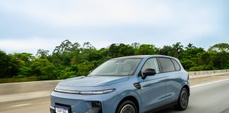 Leapmotor B10 ganha versão híbrida ‘às avessas’ por R$ 179.990; entenda como funciona