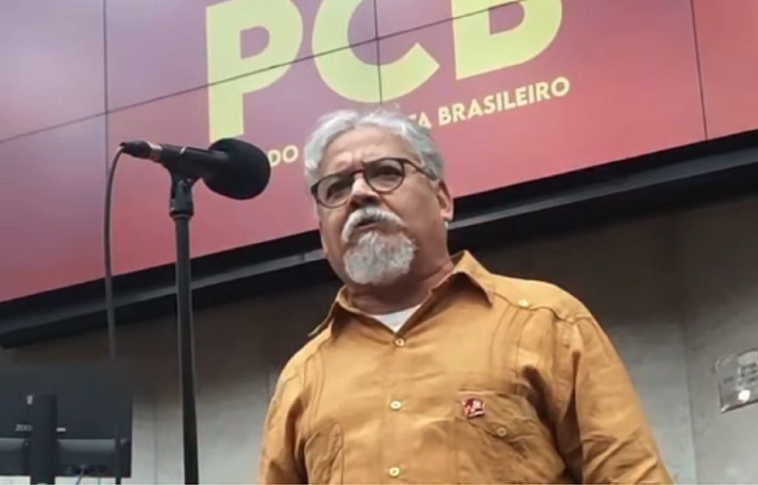 Edmilson Costa atua como economista, professor e dirigente político
