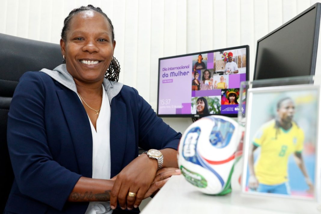Ex-jogadora vê Copa do Mundo como forma de aproximar cidades sem jogos