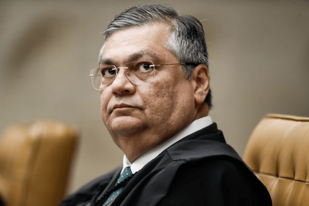 Ministro destaca proximidade do 12 de outubro e questiona poder das plataformas em remover publicações
