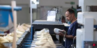 Tarifaço dos EUA já afeta empresas; entenda quando os efeitos podem chegar ao seu bolso
