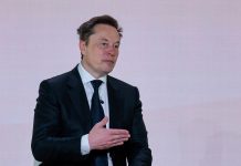 SpaceX, de Elon Musk, mais do que dobra receita em meio a conversas sobre fusão com a Tesla, também do bilionário