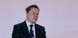 SpaceX, de Elon Musk, mais do que dobra receita em meio a conversas sobre fusão com a Tesla, também do bilionário