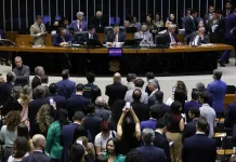Alcolumbre marca votação da PEC pelo fim da 6×1 para quarta-feira