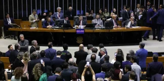 Alcolumbre marca votação da PEC pelo fim da 6×1 para quarta-feira