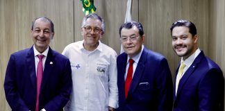 Omar Aziz discute ações emergenciais para saúde do Amazonas com Padilha