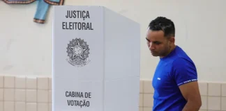 TRE-AM recebe orientação sobre horário de votação; transporte público está garantido
