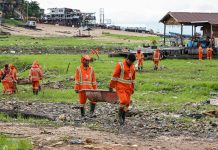 Prefeitura mobiliza 500 trabalhadores e intensifica limpeza na orla de Manaus