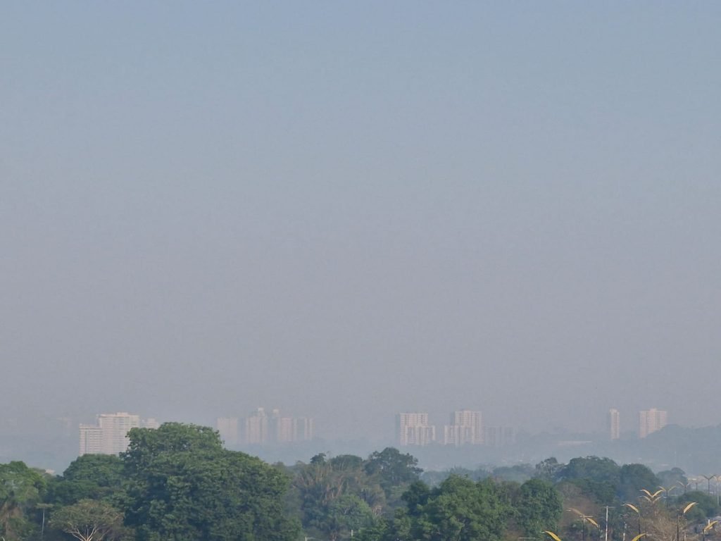 Fumaça tóxica encobre Manaus, reduz visibilidade e coloca população em alerta nesta sexta-feira Fumaça tóxica encobre Manaus, reduz visibilidade e coloca população em alerta nesta sexta-feira