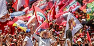 Brasil não será governado por sócios do Banco Master, diz Lula em ato