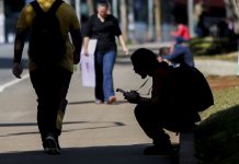 Percentual de jovens nem-nem no Brasil cai para 22,4%, mostra estudo