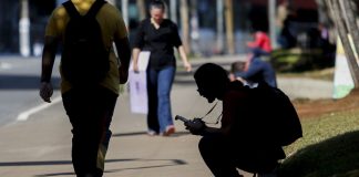 Percentual de jovens nem-nem no Brasil cai para 22,4%, mostra estudo