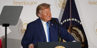 Trump culpa ataques da Ucrânia à Rússia por alta dos preços do petróleo