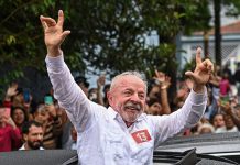 EWZ desaba 19% após reeleição de Lula; veja como fecharam dólar e Bolsa antes da eleição