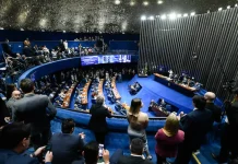 Senado vota PEC pelo fim da escala 6×1