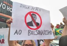 Professores e estudantes da UEA tomam ruas de Manaus em ato contra extrema direita e pela reeleição de Lula