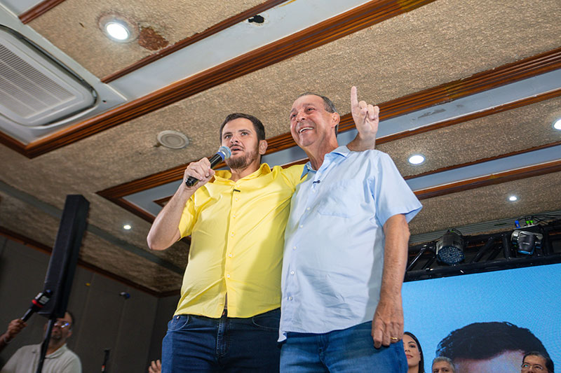 2º turno: Renato Junior declara apoio a eleição de Omar Aziz 2º turno: Renato Junior declara apoio a eleição de Omar Aziz