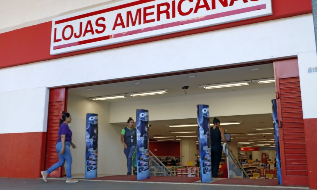 Americanas abre 33 vagas temporárias para a Black Friday no Amazonas