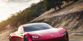 Tesla lança Roadster hoje; Musk diz que esportivo é mais insano que os carros do agente James Bond