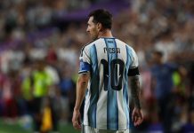 Argentina vence por 3 a 0 na última partida de atacante pela Albiceleste