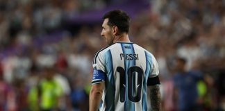 Argentina vence por 3 a 0 na última partida de atacante pela Albiceleste
