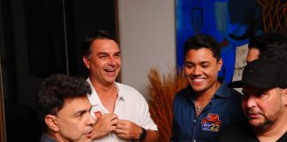Cantores se reúnem em Goiânia para apoiar candidatura do PL