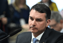 Decisão do Tribunal Eleitoral atinge Carlos Bolsonaro, Pablo Marçal e Rony Gabriel
