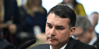 Decisão do Tribunal Eleitoral atinge Carlos Bolsonaro, Pablo Marçal e Rony Gabriel