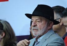 Flávio Bolsonaro e chefe do Executivo vão ao segundo turno