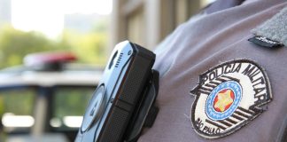 Investigador da Polícia Civil intervém em abordagem a jovem em moto