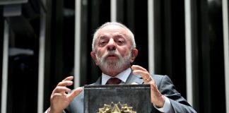 Petista cresce mais em votos em São Paulo, mas Flávio Bolsonaro lidera colégio eleitoral