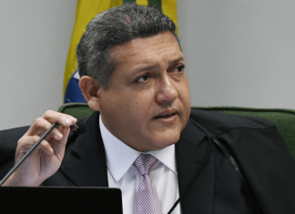 Presidente do TSE lembra que eleitores podem votar no segundo turno e pede vigilância sobre informações