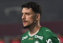 Verdão marca cedo e mantém resultado após expulsão de Andreas Pereira
